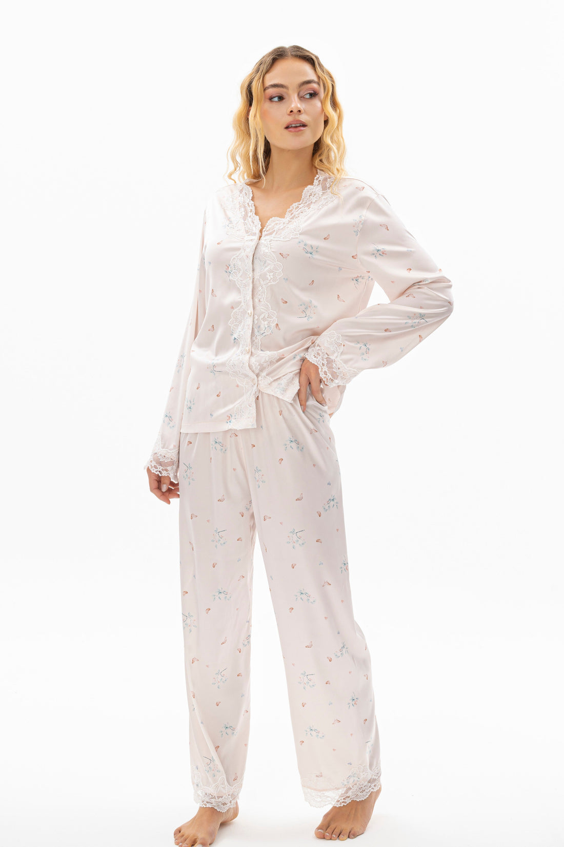 Flora Dantel İşlemeli Çiçek Desenli İpek Saten Düğmeli Pijama Takımı
