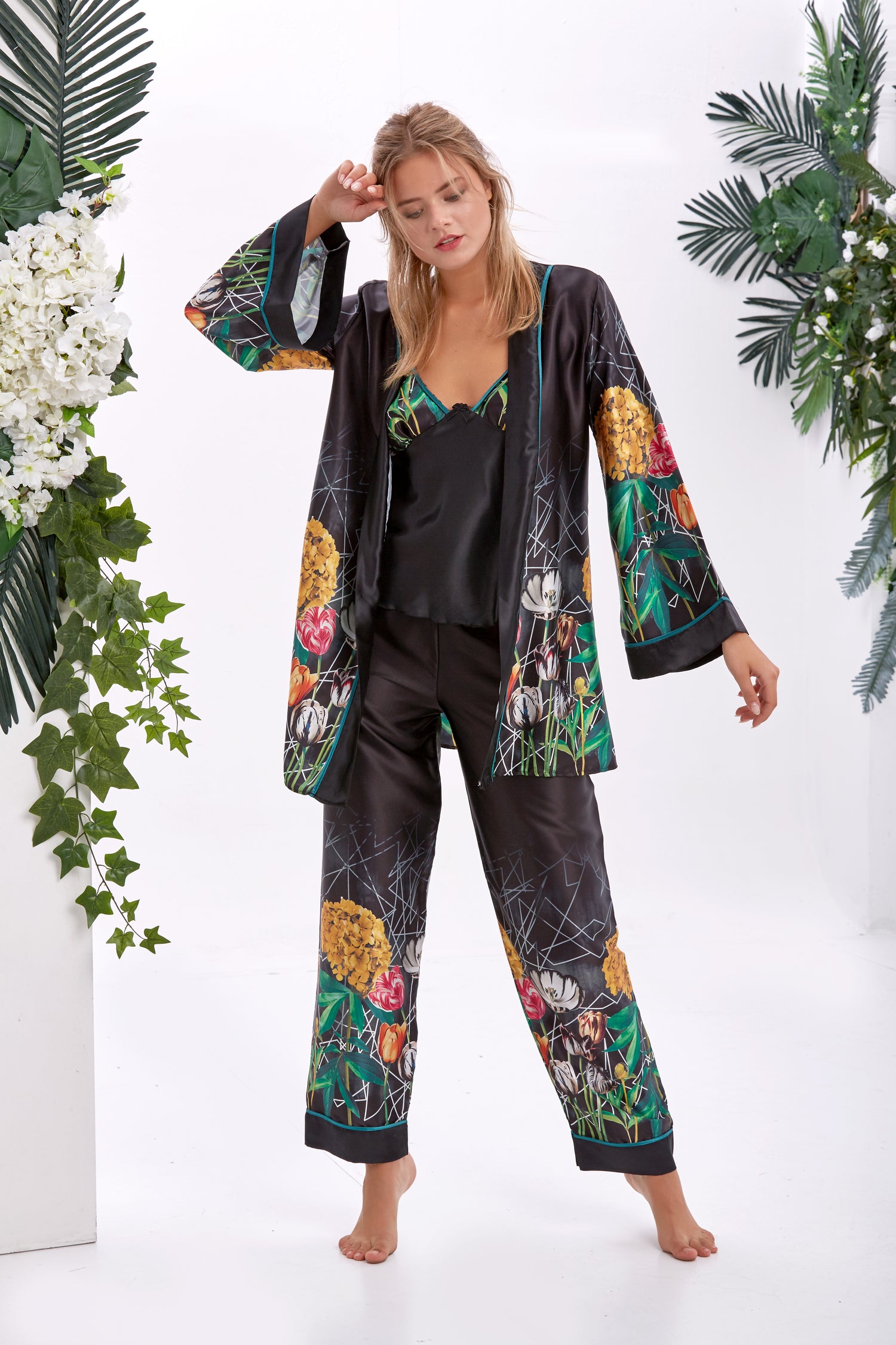 Iris Floral &amp; Geometrik Saten Uzun Kimono Pijama Takımı