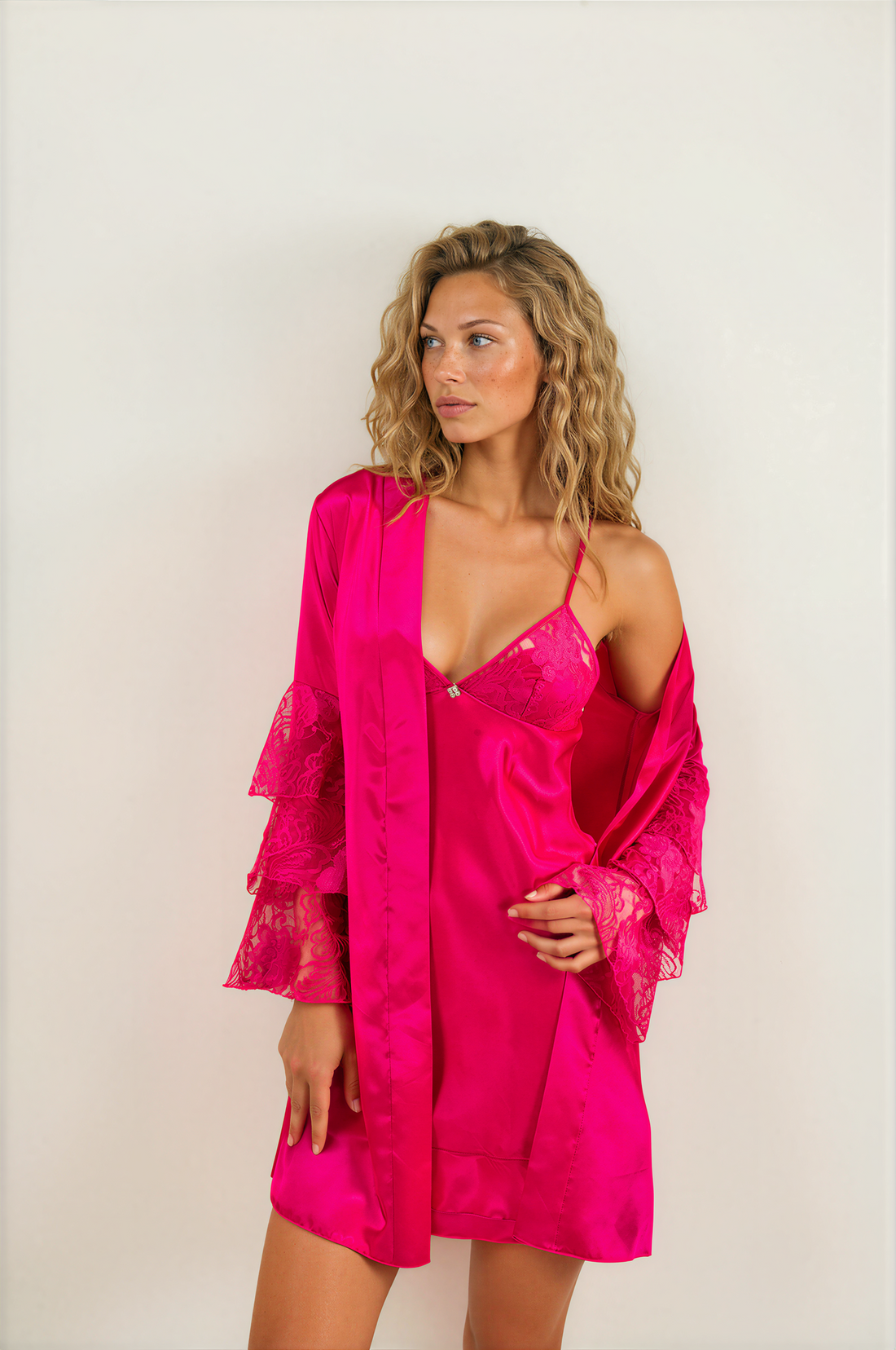 Chantilly Volanlı Saten Kimono ve Gecelik Takımı