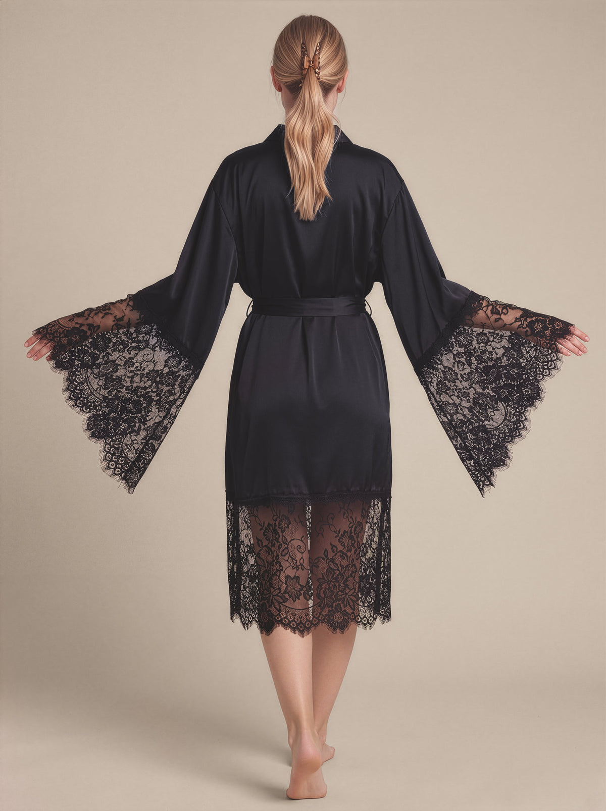 Amour Dantel Detaylı İpek Saten Kimono